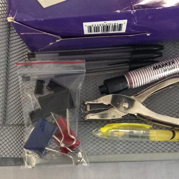 Silver mesh letter tray and office supplies - Picture 3 of 5